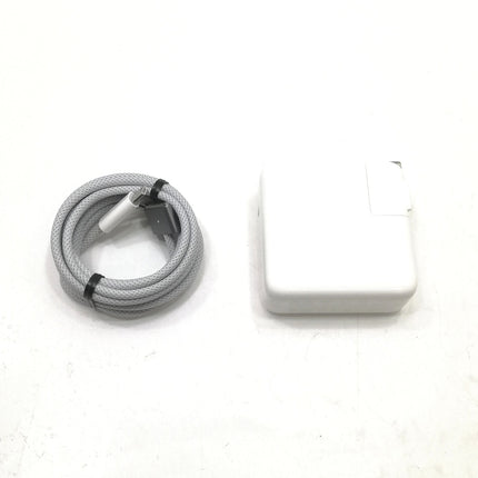 MacBook Pro M3 / 14インチ / 2023 / 8GB / 1TB / スペースグレイ / ランク:B / MTL83J/A / 【中古品管理番号:37325】