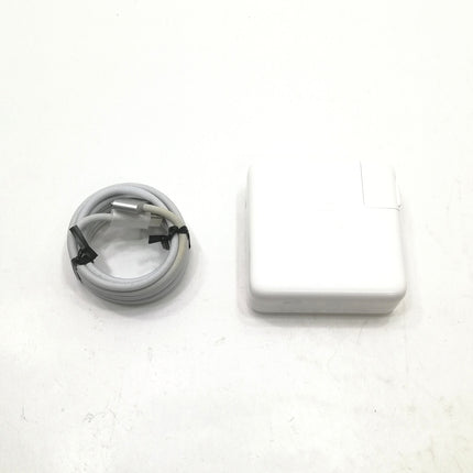 MacBook Pro M1 Pro / 14インチ / 2021 / 16GB / 512GB / スペースグレイ / ランク:B / MKGP3J/A / 【中古品管理番号:37425】