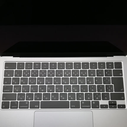 MacBook Air M2 / 13インチ / 2022 / 8GB / 256GB / スペースグレイ / ランク:A / MLXW3J/A / 【中古品管理番号:37435】