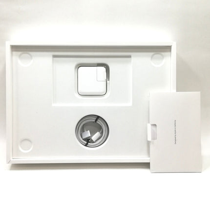 MacBook Air M4 / 13インチ / 2025 / 16GB / 256GB / シルバー / ランク:B / MW0W3J/A / 【中古品管理番号:37531】