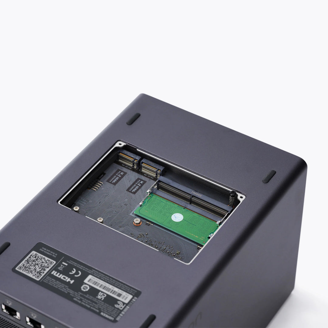 【中古】UGREEN NASync DXP4800 Plus UGREEN NASync DXP4800 Plus [DXP4800Plus] ｜Mac専門店 秋葉館
