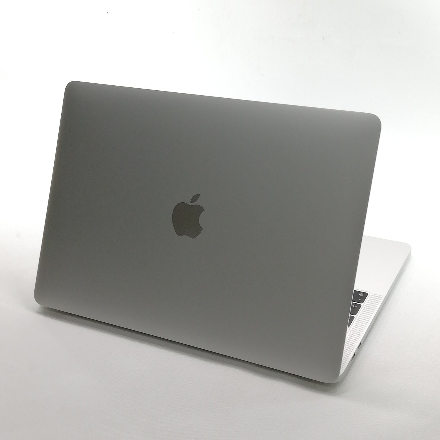MacBook Pro Touch Bar 13インチ / 2019 / 8GB / 512GB / シルバー 