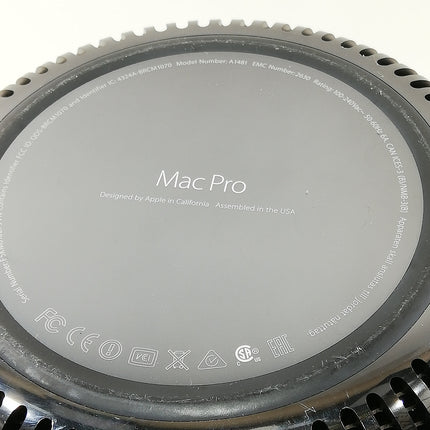 Mac Pro / Late 2013 / 32GB / 256GB / ブラック / ランク:B / ME253J/A 【管理番号:32055】