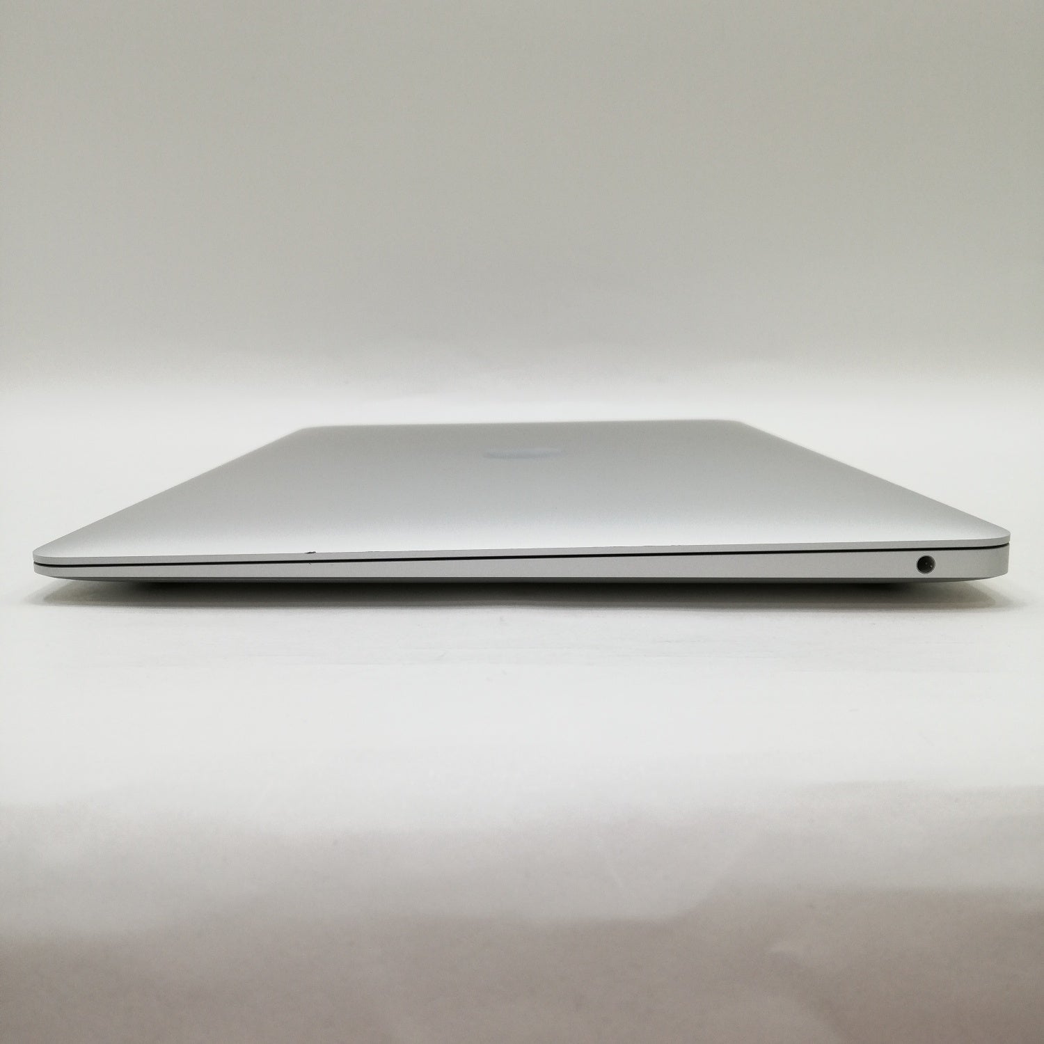 MacBook Air M1 13インチ / Mid2020 / 8GB / 512GB / シルバー