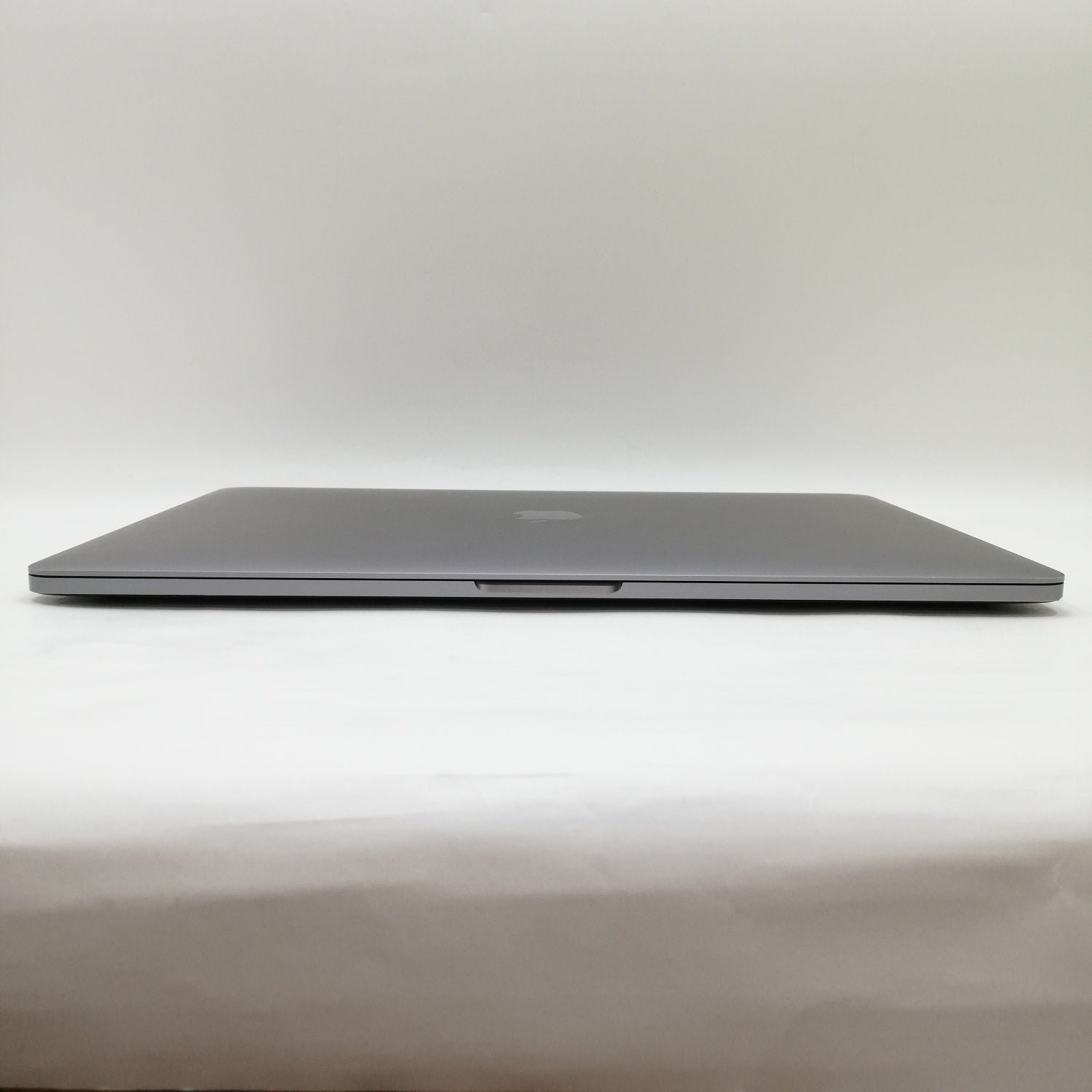 MacBook Pro Touch Bar 15インチ / 2019 / 16GB / 1TB / スペース 