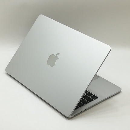 MacBook Air M2 / 13インチ / 2022 / 8GB / 256GB / シルバー / ランク:B / MLXY3J/A / 【管理番号:33027】