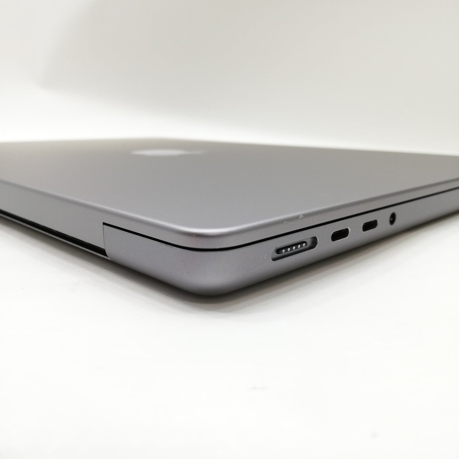 MacBook 中古 販売】MacBook Pro M1 Max / 14インチ / 2021 / 64GB ...