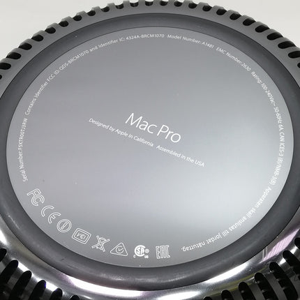 Mac Pro / Late 2013 / 32GB / 256GB / ブラック / ランク:B / MQGG2J/A / 【中古品管理番号:34339】