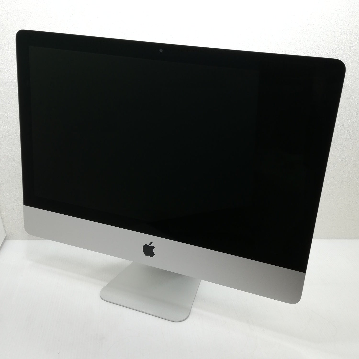 iMac Retina 4K / 21インチ / 2019 / 16GB / 512GB / シルバー / ランク:C / MRT42J/A / 【中古品管理番号:34560】