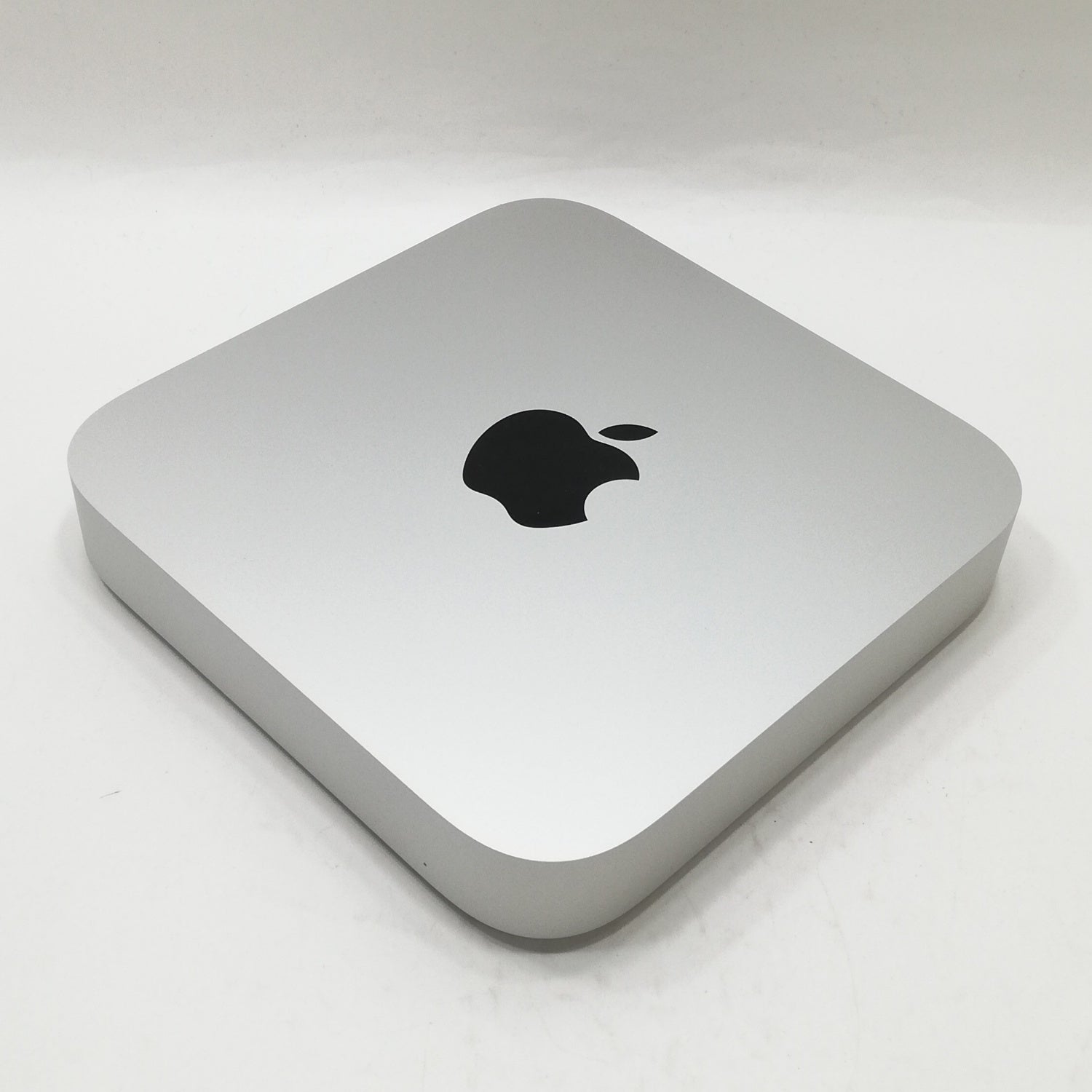 【秋葉館開店30周年セール】Mac mini M2 / 2023 / 8GB / 256GB / シルバー / ランク:A / MMFJ3J/A / 【中古品管理番号:35139】