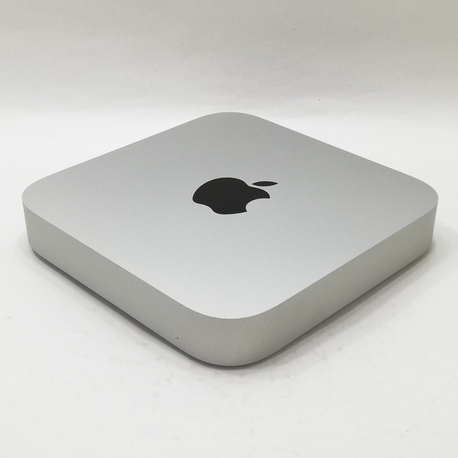 Mac mini M2 / 2023 / 8GB / 256GB / シルバー / ランク:A / MMFJ3J/A / 【中古品管理番号:35283】