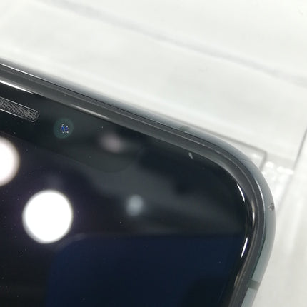 iPhone 11 Pro / 2019 / 256GB / ミッドナイトグリーン / docomo版SIMロック解除品 / ランク:D / MWCC2J/A / A2215 【中古品管理番号:35698】