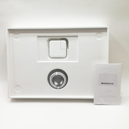 MacBook Air M1 / 13インチ / Mid2020 / 8GB / 256GB / スペースグレイ / ランク:C / MGN63J/A / 【中古品管理番号:36033】