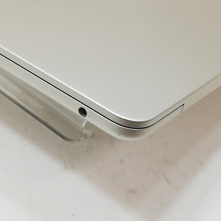 MacBook Air M3 / 13インチ / 2024 / 16GB / 512GB / スターライト / ランク:B / MXCU3J/A / 【中古品管理番号:36149】