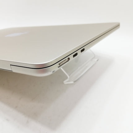 MacBook Air M3 / 13インチ / 2024 / 16GB / 512GB / スターライト / ランク:B / MXCU3J/A / 【中古品管理番号:36149】