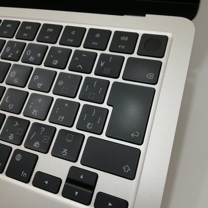 MacBook Air M3 / 13インチ / 2024 / 16GB / 512GB / スターライト / ランク:B / MXCU3J/A / 【中古品管理番号:36149】