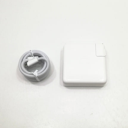 MacBook Pro Touch Bar / 16インチ / 2019 / 16GB / 512GB / シルバー / ランク:A / MVVL2J/A / 【中古品管理番号:36271】
