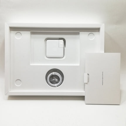 【中古Mac販売強化月間6/30月20時まで！】MacBook Pro M3 / 14インチ / 2023 / 8GB / 512GB / シルバー / ランク:C / MR7J3J/A / 【中古品管理番号:36320】