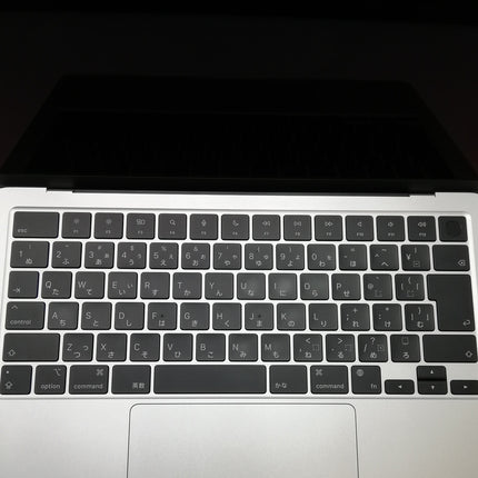 MacBook Air M2 / 13インチ / 2022 / 8GB / 256GB / シルバー / ランク:B / MLXY3J/A / 【中古品管理番号:36334】