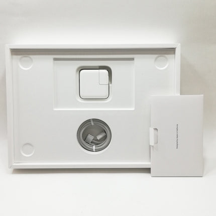 MacBook Air M2 / 13インチ / 2022 / 8GB / 256GB / シルバー / ランク:B / MLXY3J/A / 【中古品管理番号:36334】
