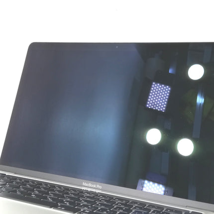 MacBook Pro M1 / 13インチ / Mid2020 / 8GB / 512GB / シルバー / ランク:C / MYDC2J/A / 【中古品管理番号:36529】