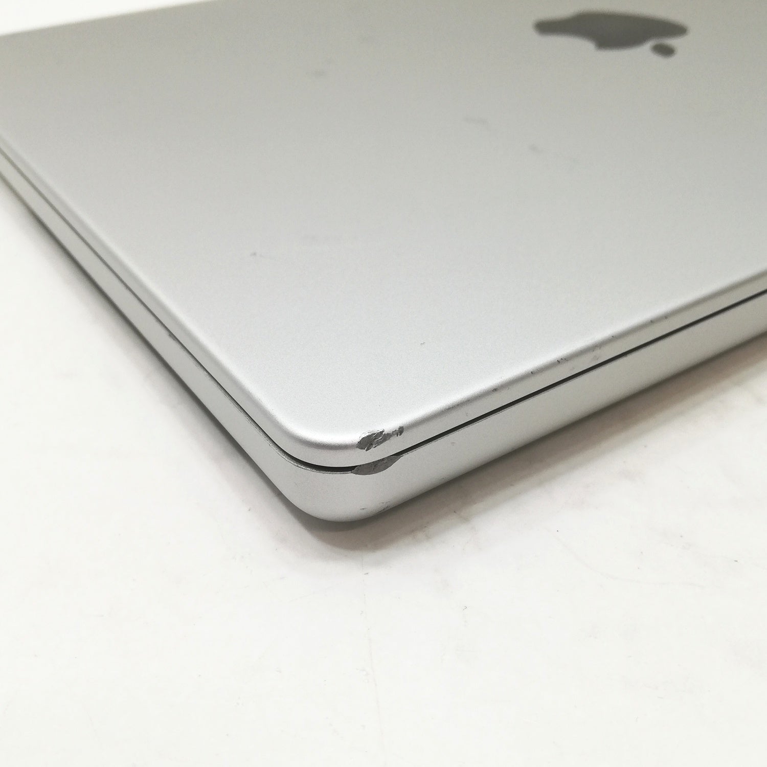 MacBook 中古 販売】MacBook Pro M1 Pro / 14インチ / 2021