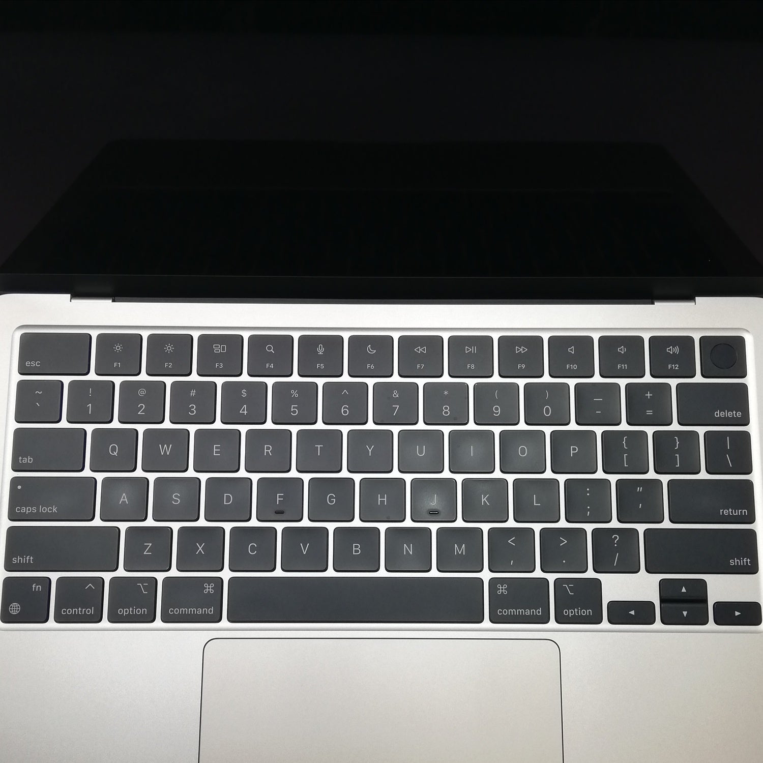 MacBook Air M2 (2022) スターライト　値下げ取置き品 MacBook Air M2 (2022) スターライト値下げ取置き品
