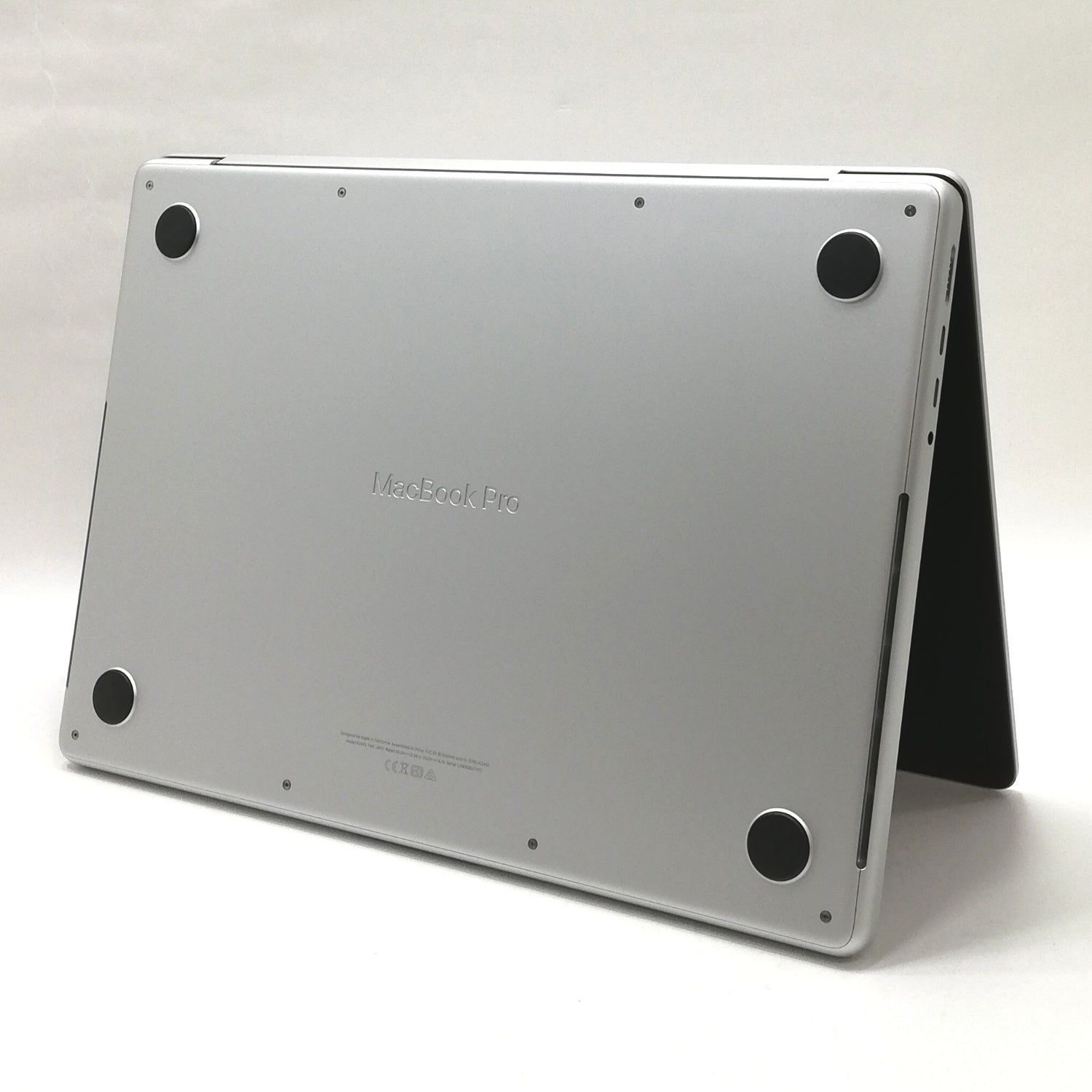 MacBook Pro M1Pro 14インチ シルバー MacBook Pro 14インチ M1 Pro メモリ32GB/1TBシルバー