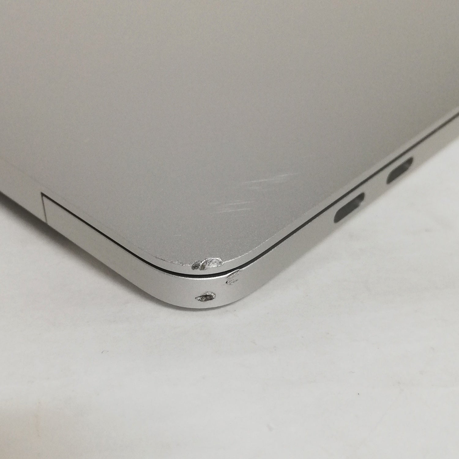 MacBook 中古 販売】MacBook Pro Touch Bar / 13インチ / 2020