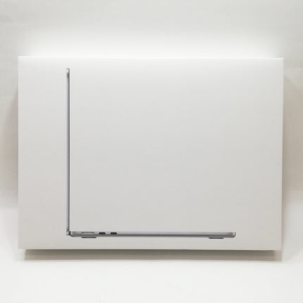 MacBook Air M2 / 13インチ / 2022 / 8GB / 512GB / シルバー / ランク:A / MLY03J/A / 【中古品管理番号:36633】