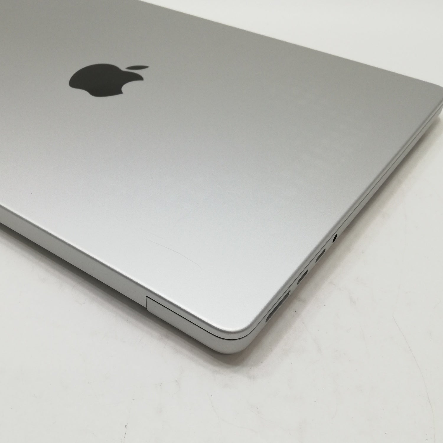 MacBook Pro 14インチ M1 16GB/512GB シルバー Amazon.com: 2021 Apple MacBook Pro (14-inch, M1 Pro chip