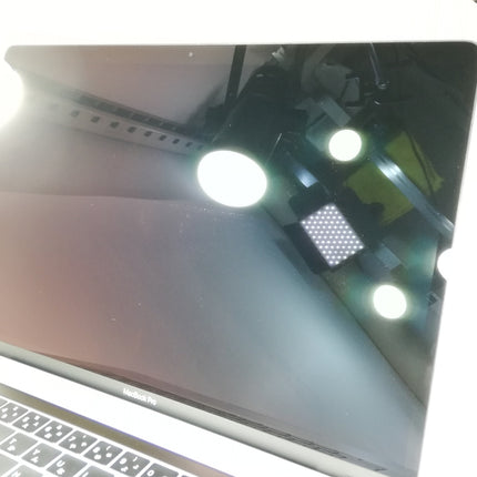 【週末限定特価】MacBook Pro Touch Bar / 15インチ / 2017 / 16GB / 512GB / シルバー / ランク:C / MPTU2J/A / 【中古品管理番号:36711】