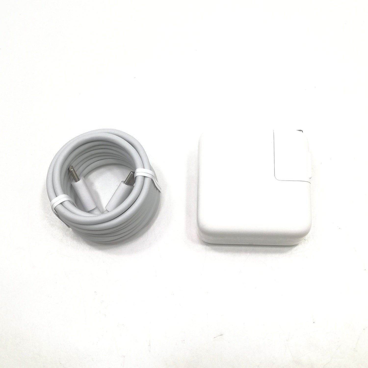 MacBook Air M1 8GB 256GB シルバー/純正充電器付 MacBook 中古 販売】MacBook Air M1 / 13インチ / Mid2020 / 8GB
