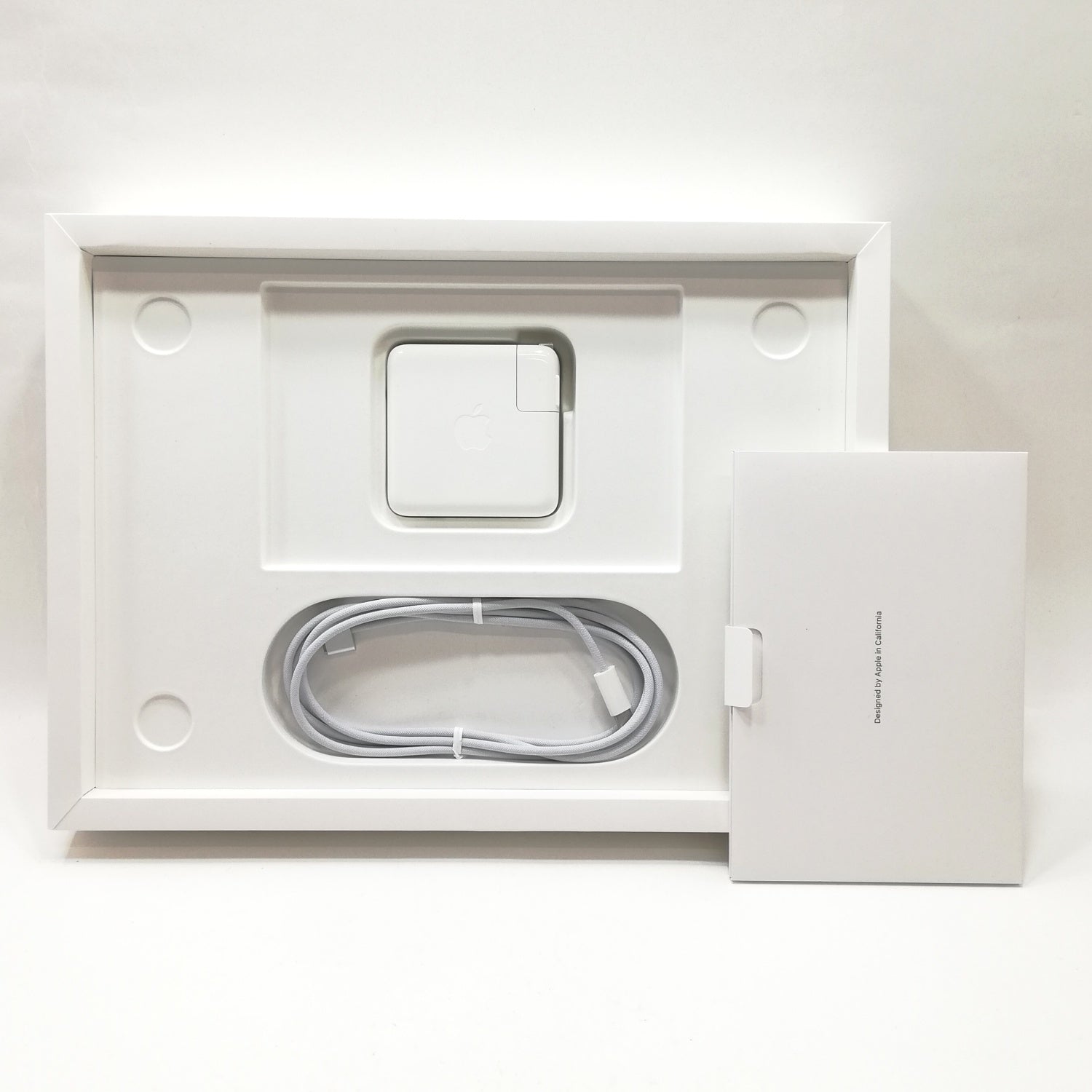 MacBook 中古 販売】MacBook Pro M1 Pro / 14インチ / 2021