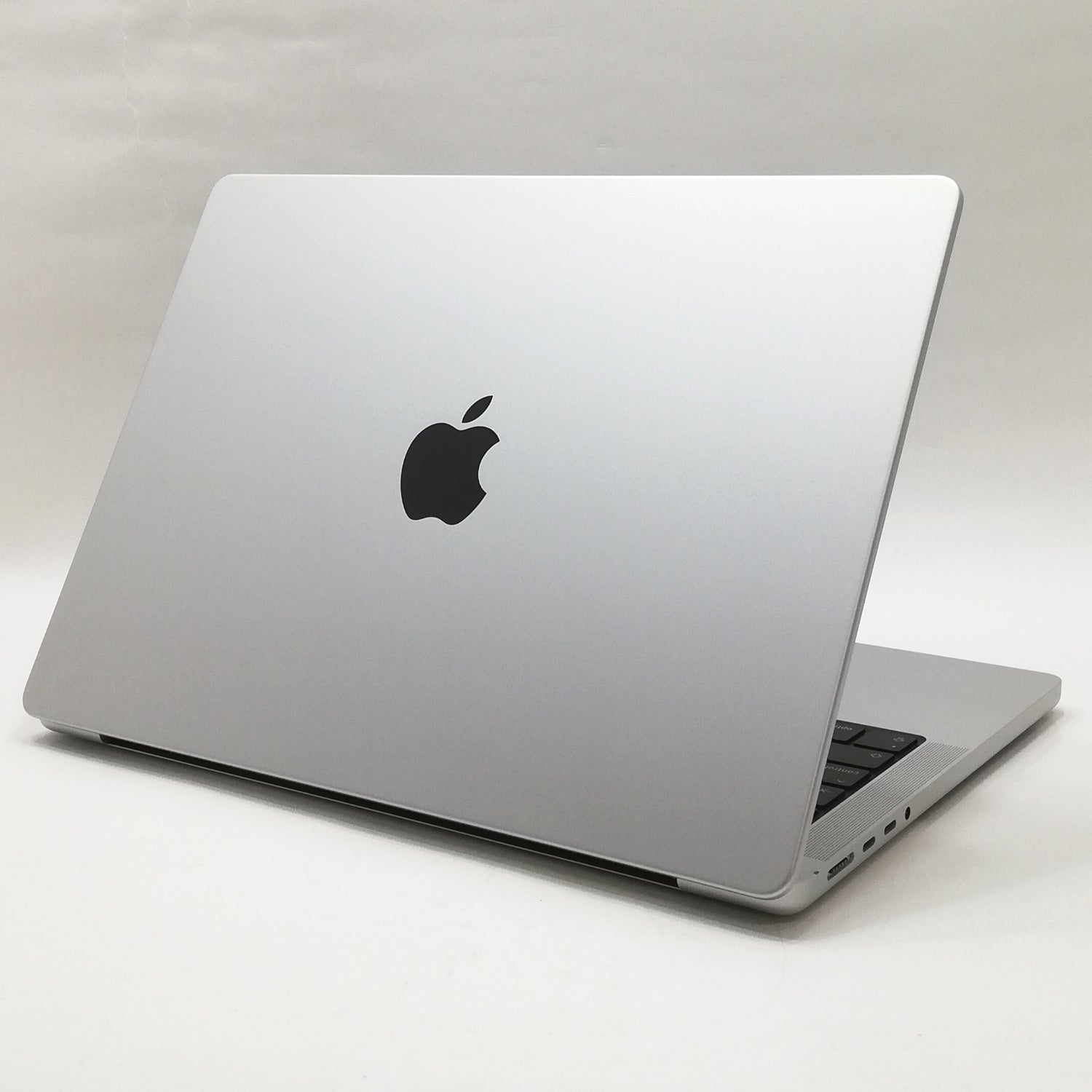 【美品☆完品】MacBook Pro SSD256GBシルバー未使用付属品有 MacBook 中古 販売】MacBook Pro M1 Pro / 14インチ / 2021