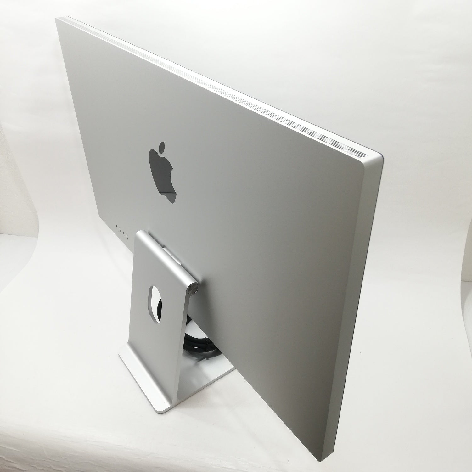 Studio 中古 販売】Studio Display Nanotextureガラス - 傾きを調整