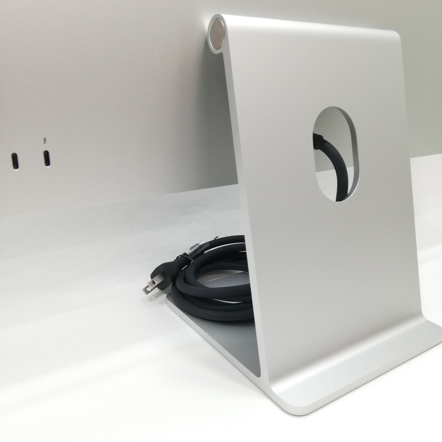 Studio 中古 販売】Studio Display Nanotextureガラス - 傾きを調整