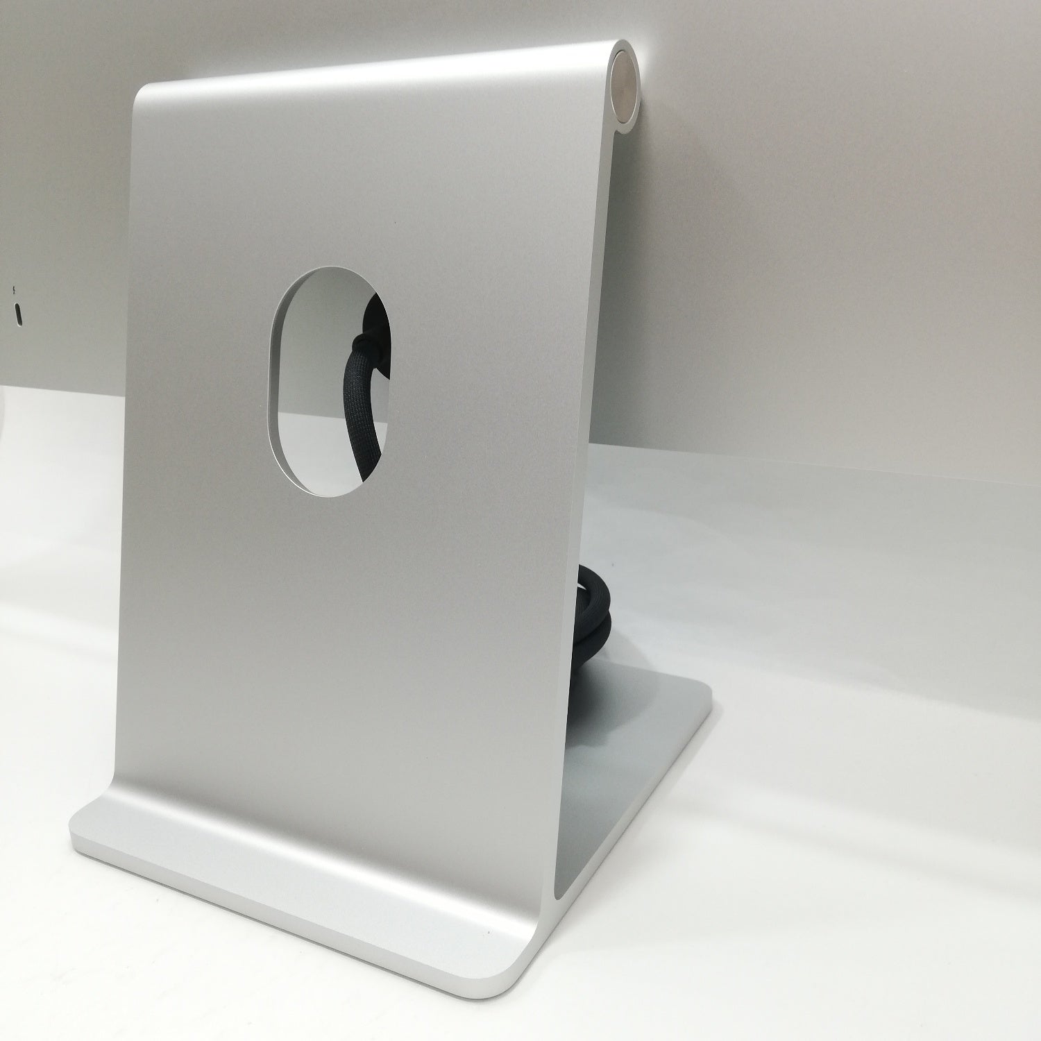 Studio 中古 販売】Studio Display Nanotextureガラス - 傾きを調整