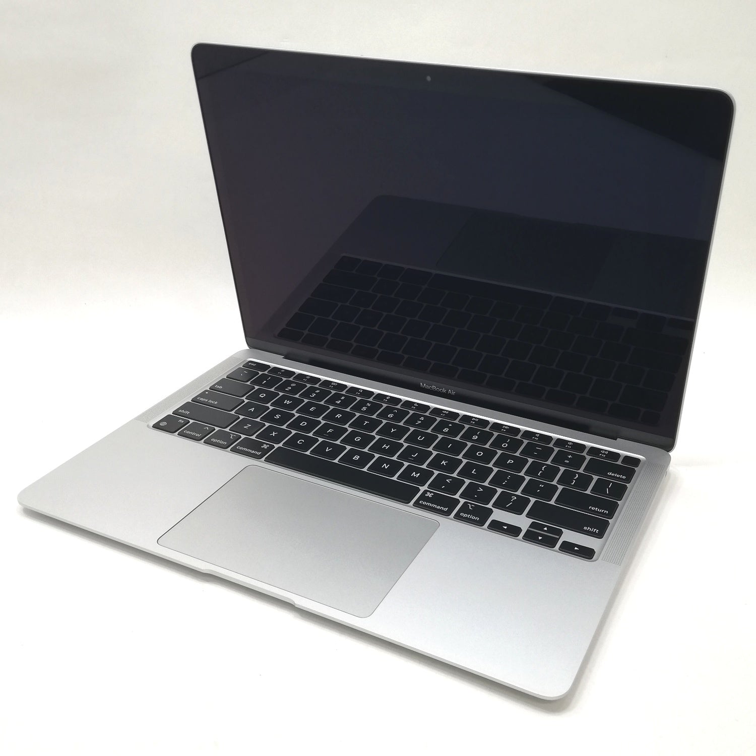 MacBook Air M1 / 13インチ / Mid2020 / 8GB / 256GB / シルバー / ランク:B / MGN93J/A / 【中古品管理番号:36833】