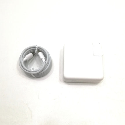 MacBook Pro Touch Bar / 13インチ / 2019 / 16GB / 512GB / スペースグレイ / ランク:B / MV972J/A / 【中古品管理番号:36863】
