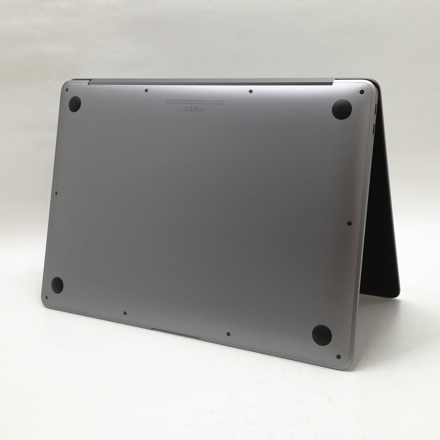【美品】MacBook Air M1 16GB 256GB スペースグレイ Amazon.co.jp: 【整備済み品】Apple MacBook Air M1 2020(13