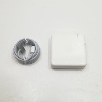 MacBook Pro M2Pro / 14インチ / 2023 / 16GB / 512GB / シルバー / ランク:B / MPHH3J/A / 【中古品管理番号:36893】