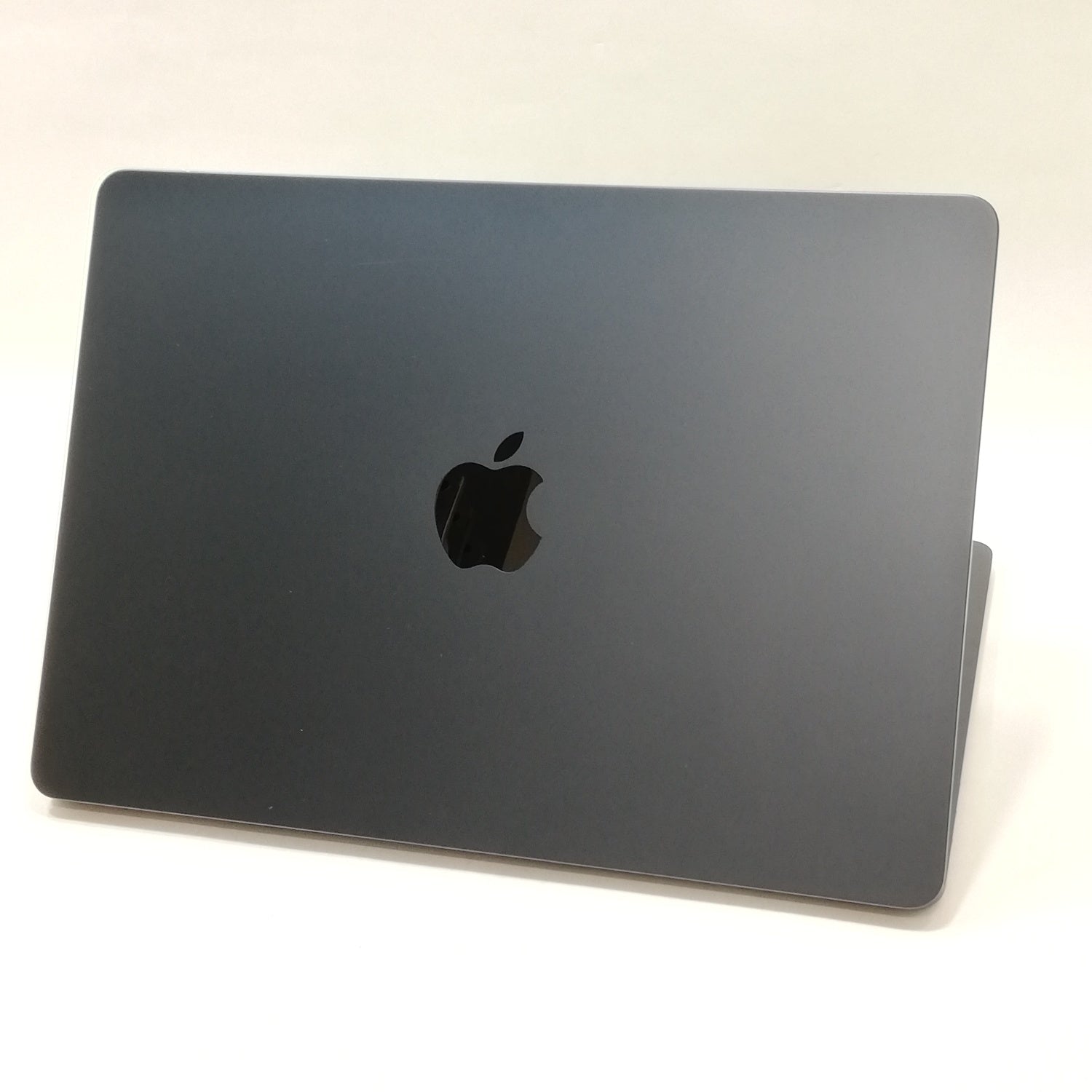 ⭐️美品⭐️MacBookAir 13インチ M2 8GB 256GB ミッドナイト Amazon.co.jp: 【整備済み品】Apple MacBook Air M2 2022 (13