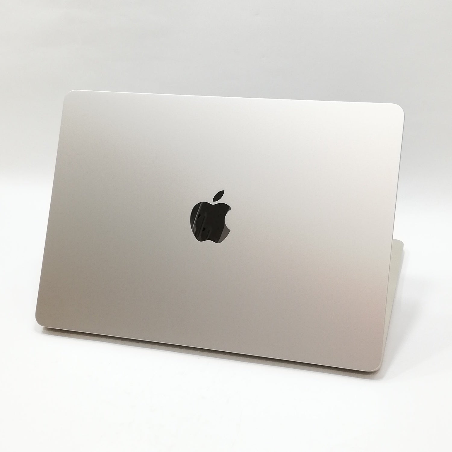 MacBook Air M2 16GB/256GB スターライト Macbook Air M2 16GB 256GB 13インチ スターライト MacBook本体