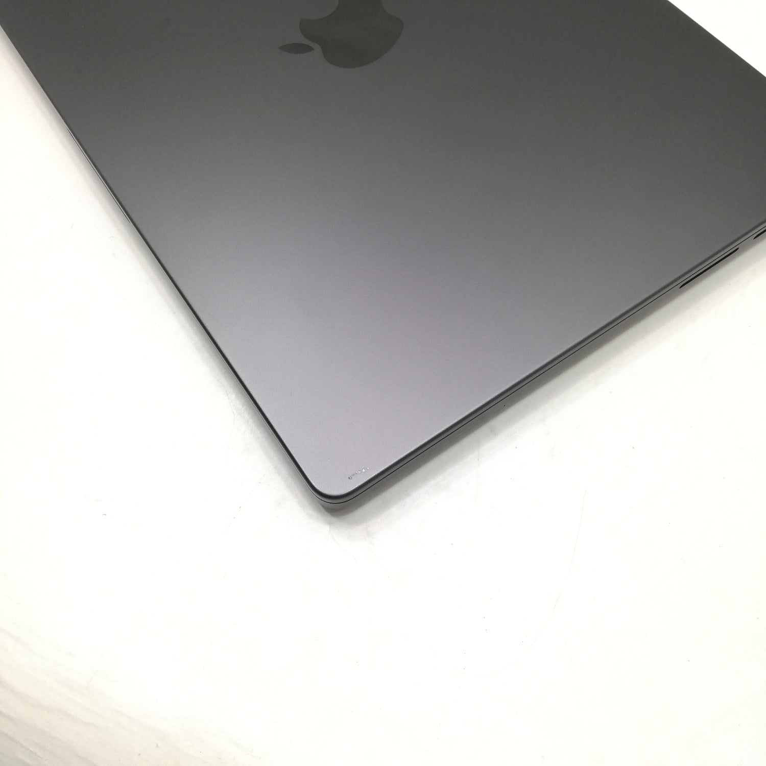 MacBook 中古 販売】MacBook Pro M3Pro / 14インチ / 2023