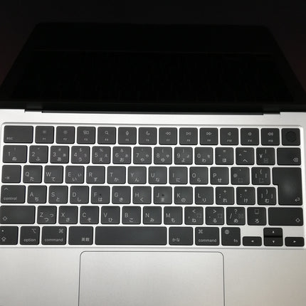 MacBook Air M2 / 13インチ / 2022 / 8GB / 512GB / シルバー / ランク:C / MLY03J/A / 【中古品管理番号:36982】