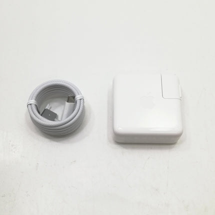 MacBook Pro M4 / 14インチ / 2024 / 24GB / 512GB / シルバー / ランク:A / MW2W3J/A / 【中古品管理番号:37122】