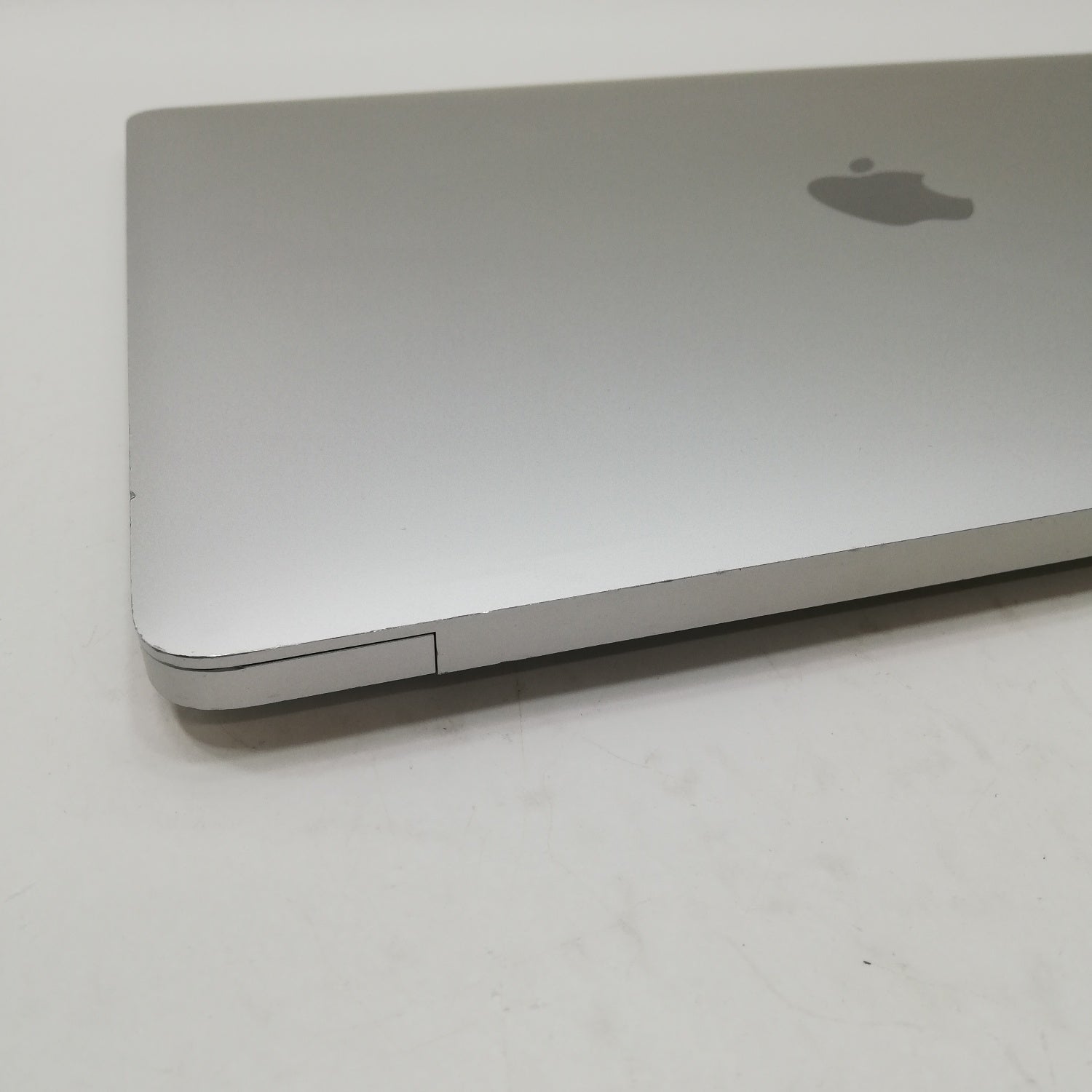 MacBook 中古 販売】MacBook Air M1 / 13インチ / Mid2020 / 8GB