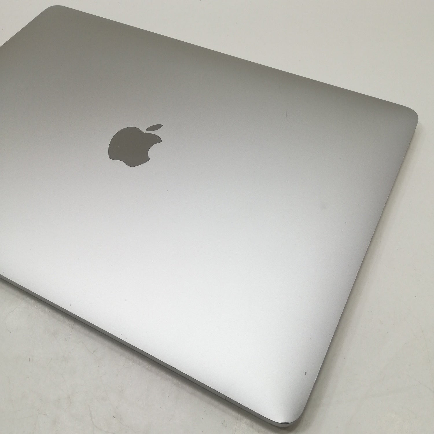 MacBook 中古 販売】MacBook Air M1 / 13インチ / Mid2020 / 8GB