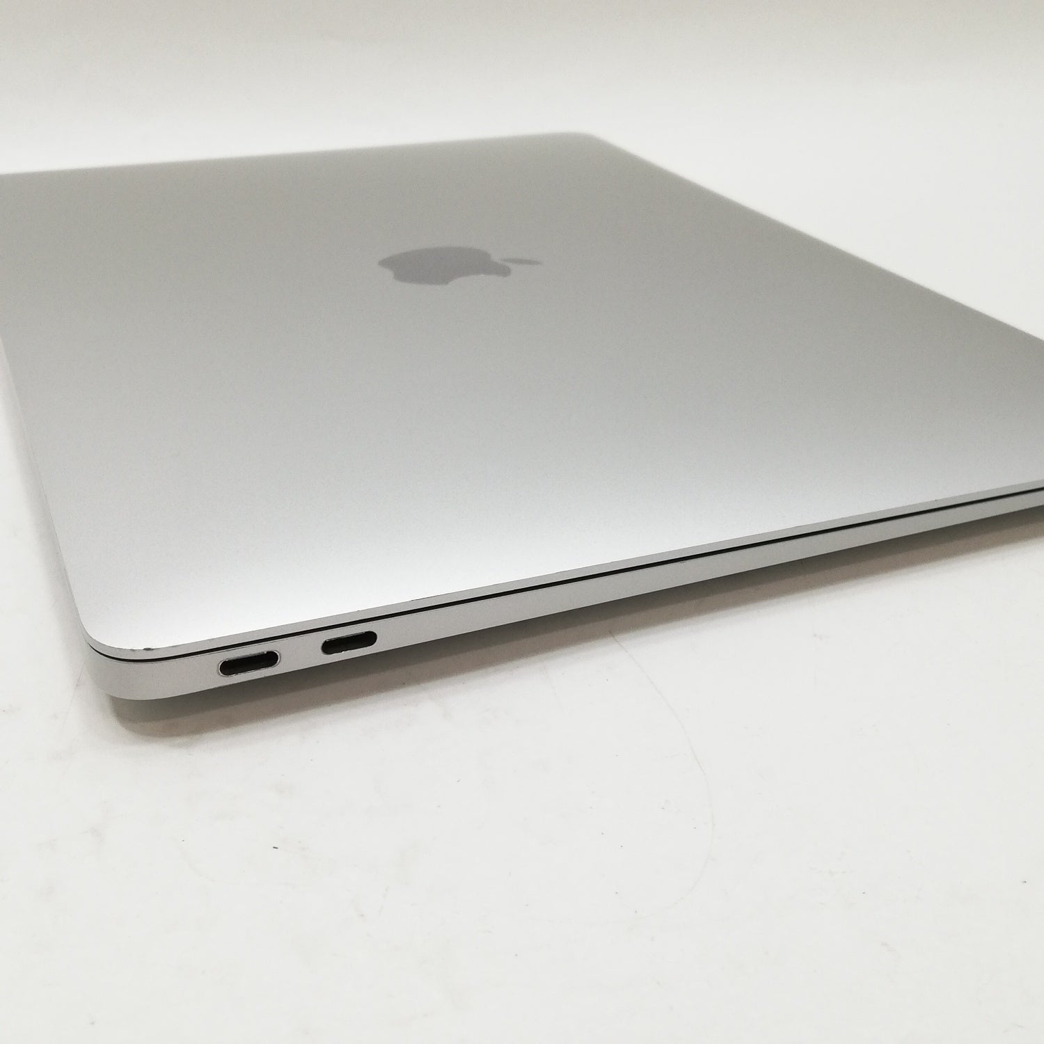 【即日発送】Macbookair2020 シルバー MacBook 中古 販売】MacBook Air M1 / 13インチ / Mid2020